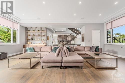 315 Crestview Road, Ottawa, ON - Indoor Photo Showing Living Room