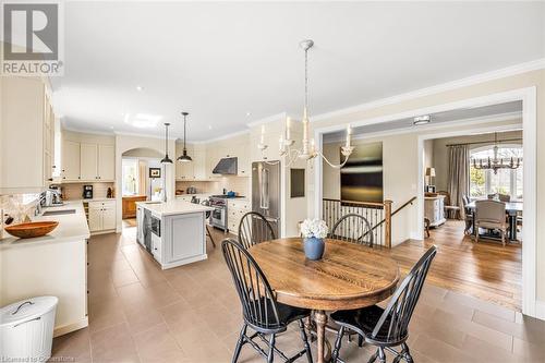 1068 Wyatt Road, Hamilton, ON - Indoor Photo Showing Dining Room