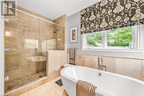 1068 Wyatt Road, Hamilton, ON - Indoor Photo Showing Bathroom