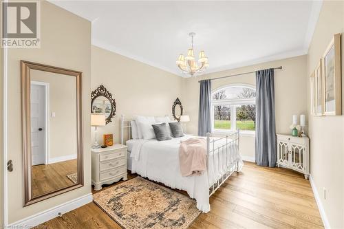 1068 Wyatt Road, Hamilton, ON - Indoor Photo Showing Bedroom