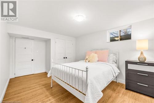 1068 Wyatt Road, Hamilton, ON - Indoor Photo Showing Bedroom