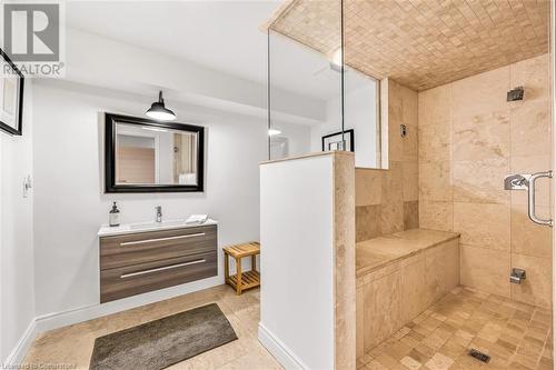 1068 Wyatt Road, Hamilton, ON - Indoor Photo Showing Bathroom