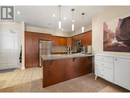 1990 Upper Sundance Drive Unit# 3215, West Kelowna, BC - Indoor Photo Showing Kitchen With Double Sink