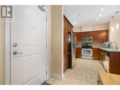 1990 Upper Sundance Drive Unit# 3215, West Kelowna, BC - Indoor Photo Showing Kitchen