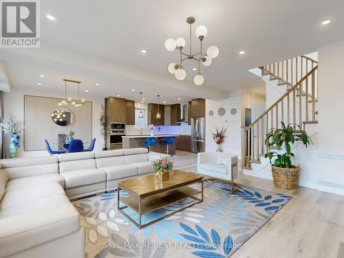 158 Mount Albion Road, Hamilton, ON - Indoor Photo Showing Living Room