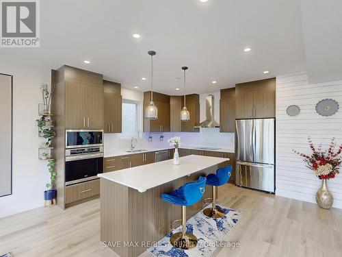 158 Mount Albion Road, Hamilton, ON - Indoor Photo Showing Kitchen With Upgraded Kitchen