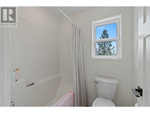 460 Shuswap Chase Cr Road, Chase, BC - Indoor Photo Showing Bathroom