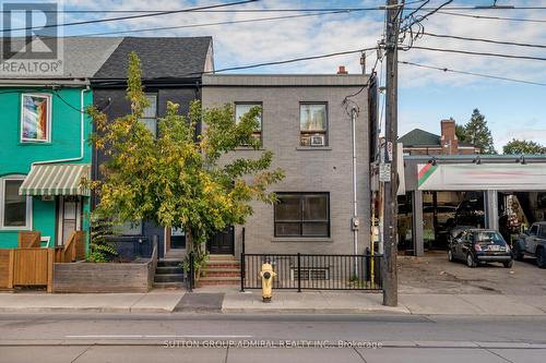 658 Dundas Street W, Toronto, ON - Outdoor