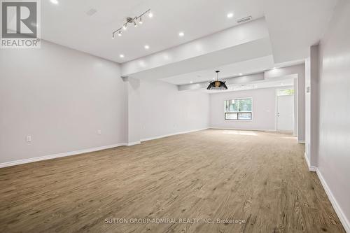 658 Dundas Street W, Toronto, ON - Indoor Photo Showing Other Room