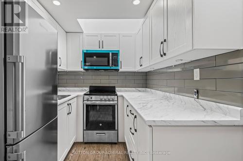 658 Dundas Street W, Toronto, ON - Indoor Photo Showing Kitchen