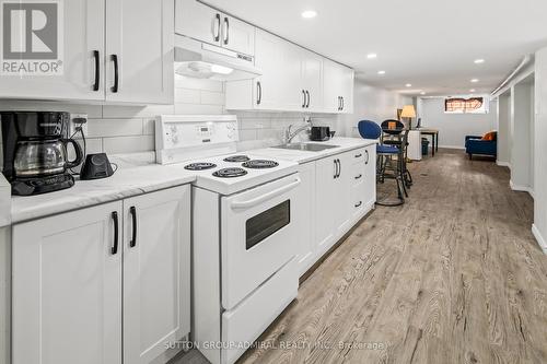 658 Dundas Street W, Toronto, ON - Indoor Photo Showing Kitchen