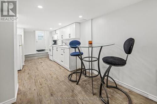 658 Dundas Street W, Toronto, ON - Indoor Photo Showing Other Room