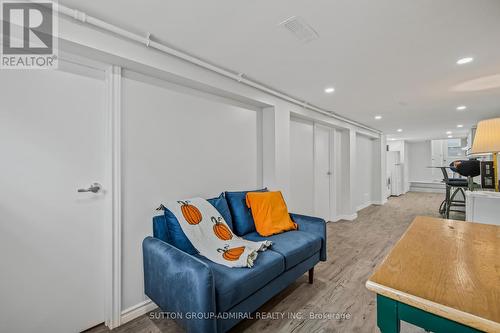 658 Dundas Street W, Toronto, ON - Indoor Photo Showing Other Room