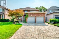 1636 SAGEWOOD COURT  Mississauga, ON L5M 5M2