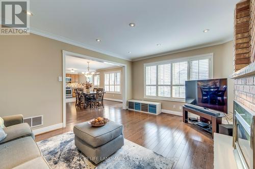 1636 Sagewood Court, Mississauga, ON - Indoor Photo Showing Living Room