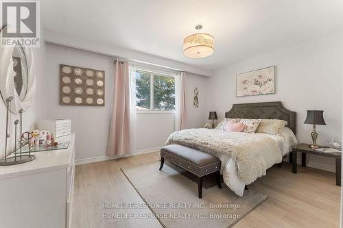 919 Streamway Crescent, Mississauga, ON - Indoor Photo Showing Bedroom