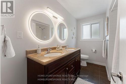 919 Streamway Crescent, Mississauga, ON - Indoor Photo Showing Bathroom