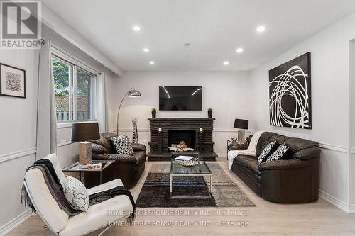 919 Streamway Crescent, Mississauga, ON - Indoor Photo Showing Living Room With Fireplace