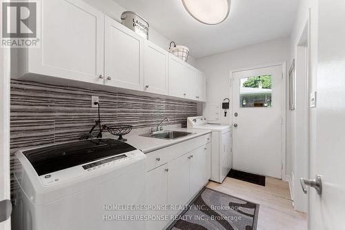 919 Streamway Crescent, Mississauga, ON - Indoor Photo Showing Kitchen