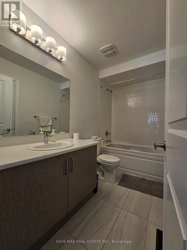 1084 Lockie Drive, Oshawa, ON - Indoor Photo Showing Bathroom