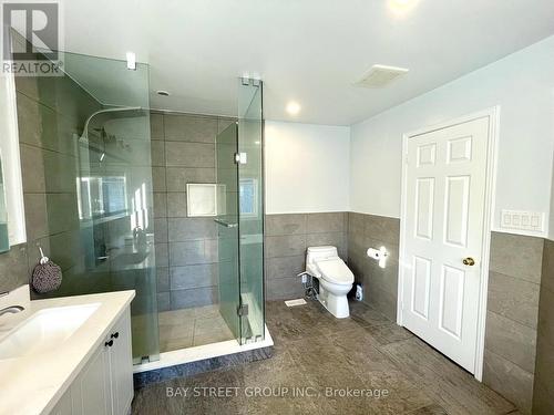 54 Castleglen Boulevard E, Markham, ON - Indoor Photo Showing Bathroom