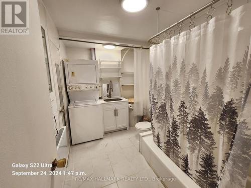 1560 River Road W, Wasaga Beach, ON - Indoor Photo Showing Laundry Room