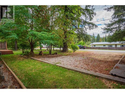 2709 Fir Drive, South Slocan, BC - Outdoor