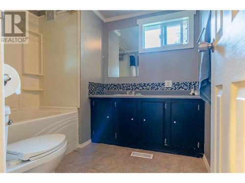 2709 Fir Drive, South Slocan, BC - Indoor Photo Showing Bathroom