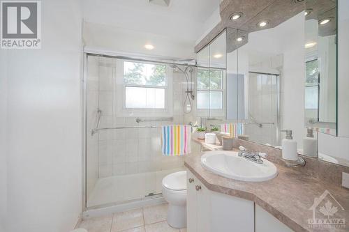 2 Florette Street, Gloucester, ON - Indoor Photo Showing Bathroom