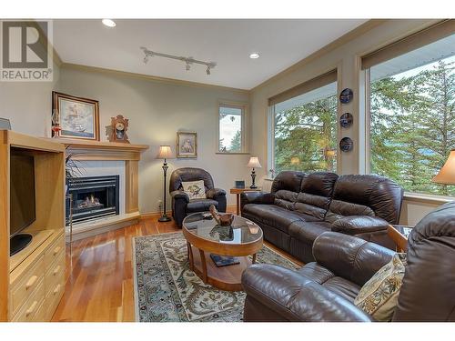 1293 Camp Road, Lake Country, BC - Indoor Photo Showing Living Room With Fireplace