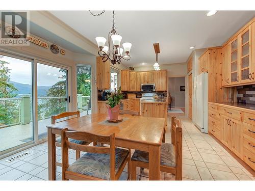 1293 Camp Road, Lake Country, BC - Indoor Photo Showing Dining Room