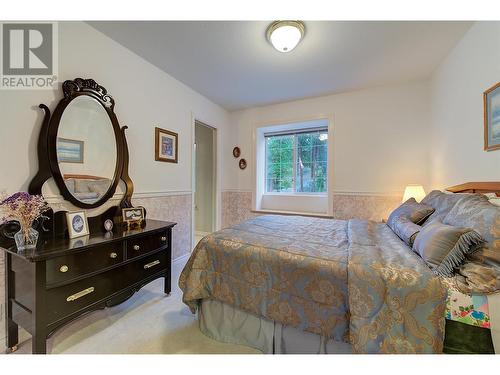 1293 Camp Road, Lake Country, BC - Indoor Photo Showing Bedroom