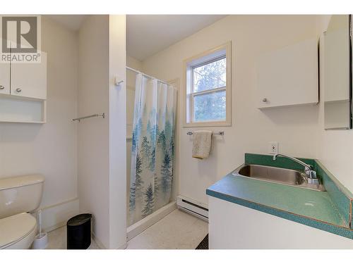 1293 Camp Road, Lake Country, BC - Indoor Photo Showing Bathroom