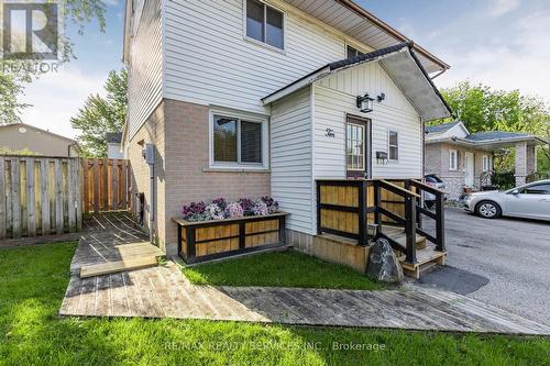 10 Gatsby Square, Brampton, ON - Outdoor With Exterior