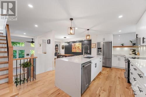 655 Richmond Road Unit#10, Ottawa, ON - Indoor Photo Showing Kitchen With Stainless Steel Kitchen With Upgraded Kitchen