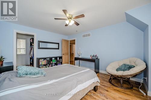 125 Otter Crescent, Oakville, ON - Indoor Photo Showing Bedroom