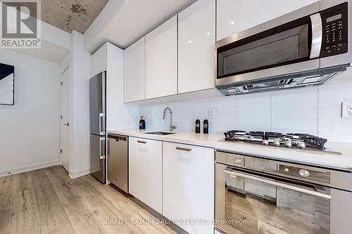 609 - 55 Ontario Street, Toronto, ON - Indoor Photo Showing Kitchen