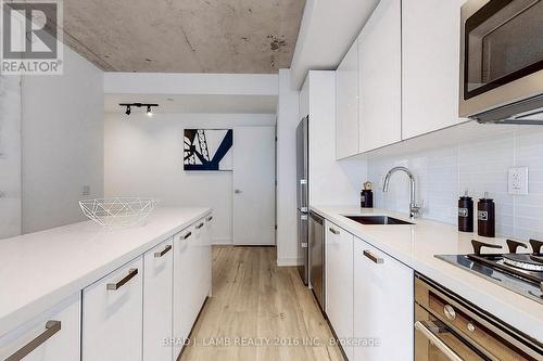 609 - 55 Ontario Street, Toronto, ON - Indoor Photo Showing Kitchen