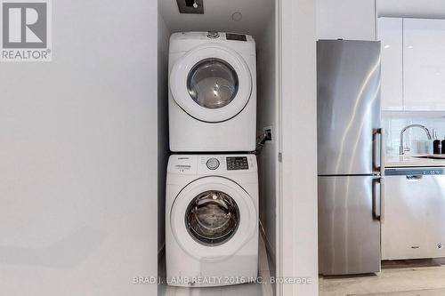 609 - 55 Ontario Street, Toronto, ON - Indoor Photo Showing Laundry Room