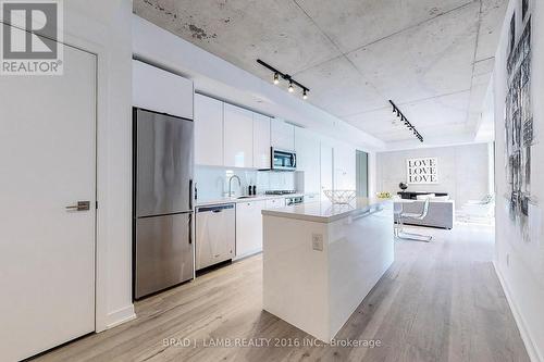 609 - 55 Ontario Street, Toronto, ON - Indoor Photo Showing Kitchen With Stainless Steel Kitchen With Upgraded Kitchen