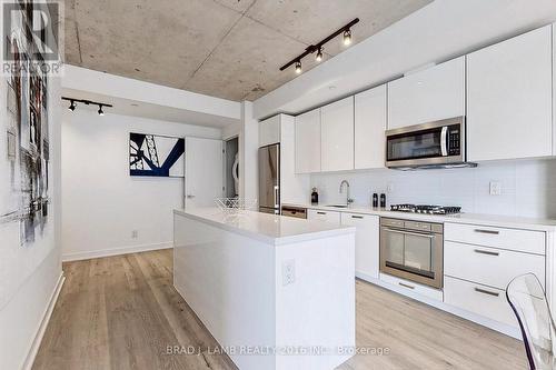 609 - 55 Ontario Street, Toronto, ON - Indoor Photo Showing Kitchen With Upgraded Kitchen