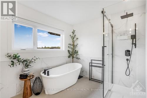 1311 Diamond Street, Clarence-Rockland, ON - Indoor Photo Showing Bathroom