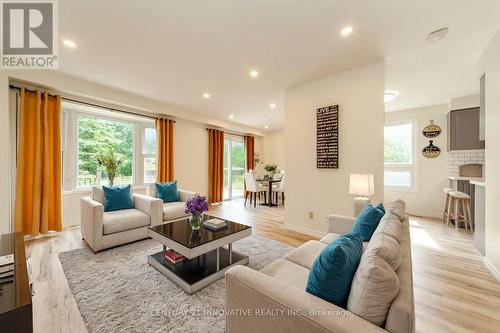 1 Prout Drive, Clarington, ON - Indoor Photo Showing Living Room