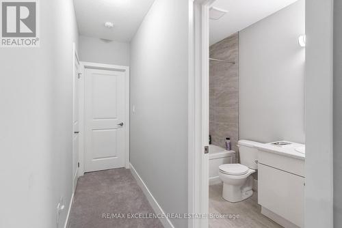 35 - 745 Chelton Road, London, ON - Indoor Photo Showing Bathroom