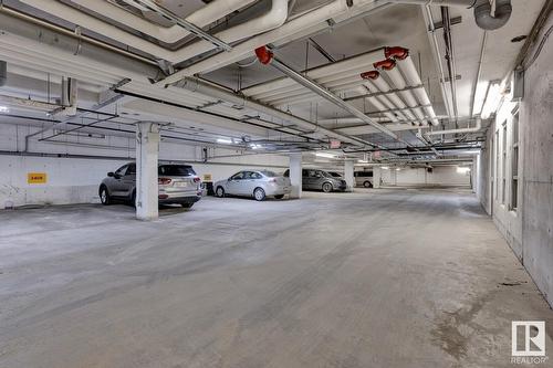 7343 South Terwillegar Dr Nw, Edmonton, AB - Indoor Photo Showing Garage