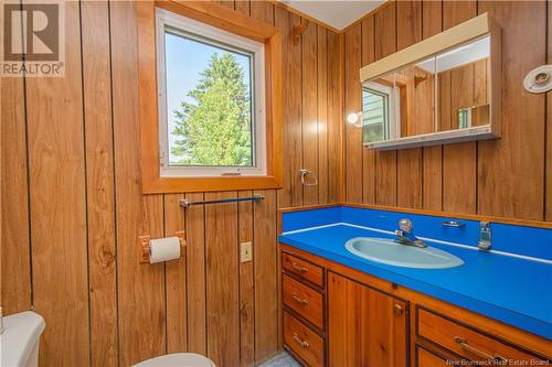 1833 Route 960, Upper Cape, NB - Indoor Photo Showing Bathroom