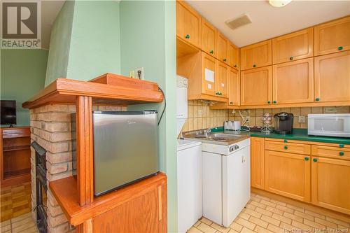 1833 Route 960, Upper Cape, NB - Indoor Photo Showing Kitchen