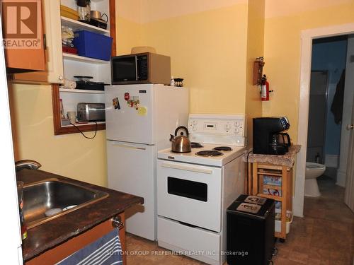 Unit A - 185 John Street, Ingersoll (Ingersoll - South), ON - Indoor Photo Showing Kitchen