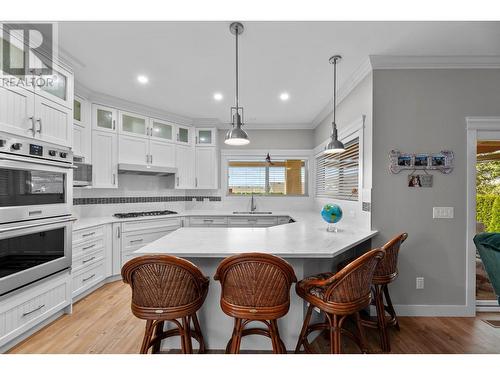 2009 Caroline Way, Westbank, BC - Indoor Photo Showing Kitchen With Upgraded Kitchen