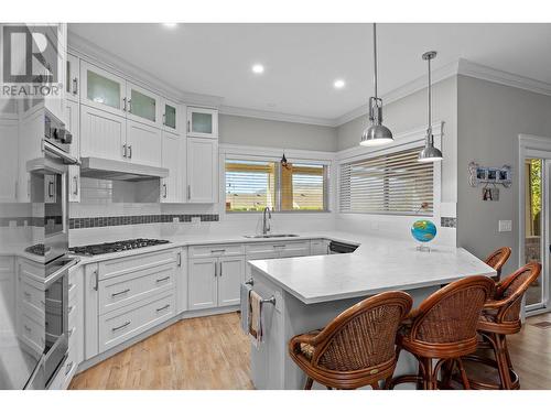 2009 Caroline Way, Westbank, BC - Indoor Photo Showing Kitchen With Upgraded Kitchen